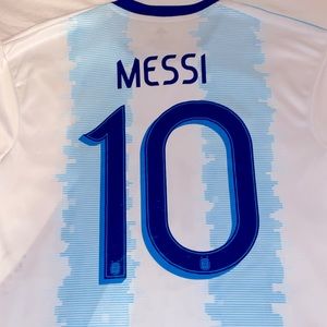 Argentina Home 19/20 Kit. Messi Name and Number. *Authentic*